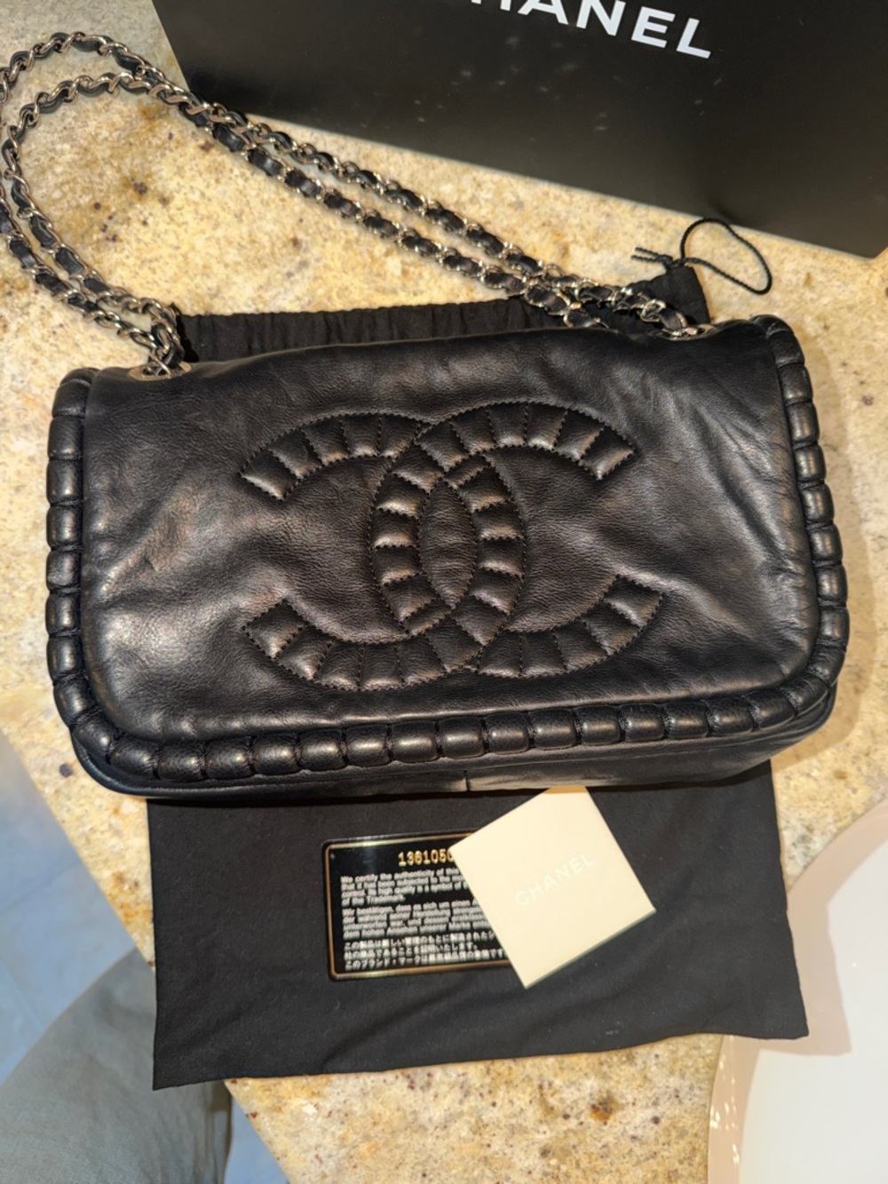 CHANEL Black Quilted Lambskin Flap Bag with Chain Strap CC logo - Picture 3 of 17